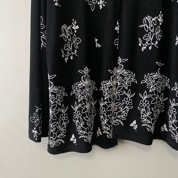 Marallis Collection Black White Embossed Floral Pattern One Button Cardigan - Picture 6 of 14